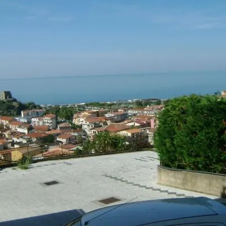 Casa Per Vista Panoramica سكاليا